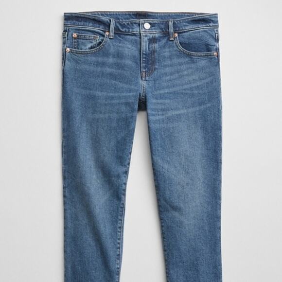 GAP Mid Rise Girlfriend Crop Jeans - Picture 2 of 4